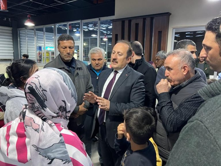VALİ ALİ HAMZA PEHLİVAN, DEPREM BÖLGESİNDEN MERSİN’E GELEN VATANDAŞLARIN MİSAFİR EDİLDİĞİ KYK YENİŞEHİR ERKEK YURDU’NU ZİYARET ETTİ