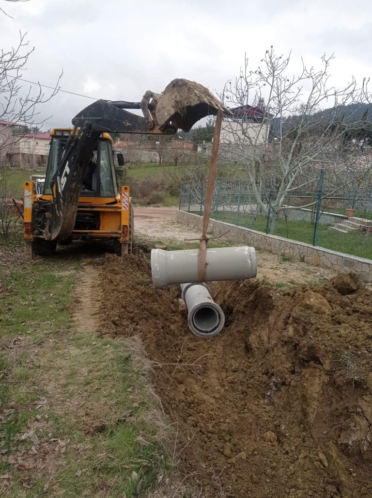 TOROSLAR’DA YOL ÇALIŞMALARI DEVAM EDİYOR
