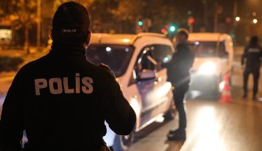 DEPREMDEN ETKİLENEN 10 BİN EMNİYET PERSONELİ İSTEDİKLERİ İLLERE ATANDI
