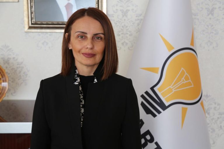 MİLLETVEKİLİ ADAYI SÖYLEMEZ: BAYRAMIN ÜLKEMİZ İÇİN HAYIRLAR GETİRMESİNİ DİLİYORUM