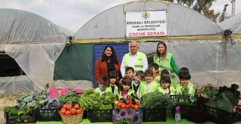 MİNİKLERİN ÇOCUK SERASINDAN İLK HASADI DEPREMZEDELERE