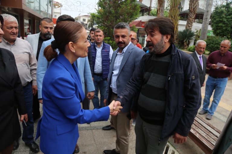 AK PARTİLİ VEKİL ADAYI SÖYLEMEZ’E ANAMUR’DA YOĞUN İLGİ