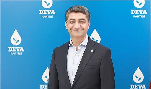 DEVA PARTİLİ İSİM MEHMET EMİN EKMEN CHP’NİN MERSİN LİSTESİNDEN ADAY GÖSTERİLDİ: 3.SIRA MİLLETVEKİLİ ADAYI MEHMET EMİN EKMEN KİMDİR?