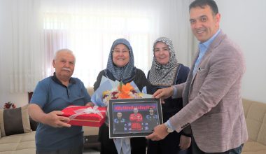 BAŞKAN ALTUNOK, UZAYA GİDECEK OLAN SİLİFKELİ PİLOT GEZERVACI’NIN AİLESİNİ ZİYARET ETTİ