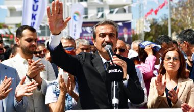 ÇUKUROVA BELEDİYESİ, ÜÇ FİDAN ANIT PARKI’NI TÖRENLE AÇTI