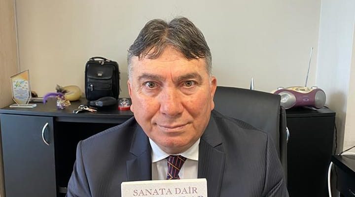 KENDİ DOĞUM GÜNÜNDE, KALEME ALDIĞI ‘SANATA DAİR YAŞANANLAR’ KİTABINI OKURLARINA HEDİYE ETTİ