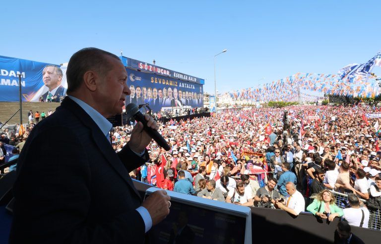 CUMHURBAŞKANI ERDOĞAN: ALEVİ-SÜNNİ AYRIMI YAPANLARA YAZIKLAR OLSUN