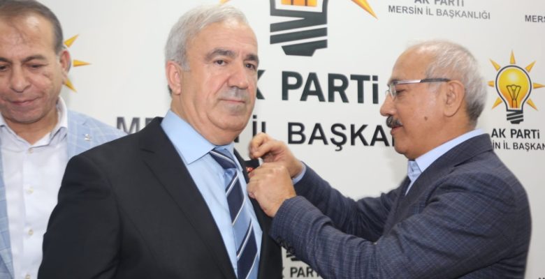 İYİ PARTİ MERSİN İL BAŞKAN YARDIMCISI BÜLENT ÇELİK, HABİP ÇETİN VE BİR GRUP PARTİLİ İSTİFA EDEREK AK PARTİ’YE GEÇTİ, ROZETLERİ LÜTFİ ELVAN TAKTI