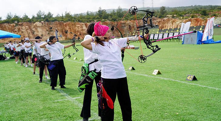 ERDEMLİ BELEDİYESİ’NİN DESTEĞİYLE DÜZENLENEN OKUL SPORLARI OKÇULUK TÜRKİYE BİRİNCİLİĞİ ŞAMPİYONASI SONA ERDİ