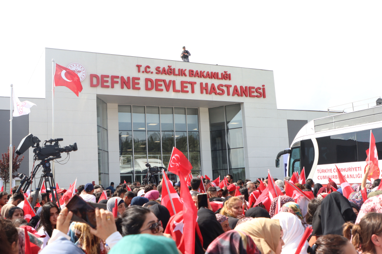DEFNE DEVLET HASTANESİ HİZMETE AÇILDI