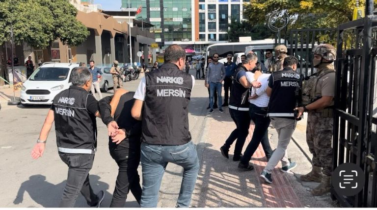 UYUŞTURUCU KAÇAKÇILARI TUTUKLANDI