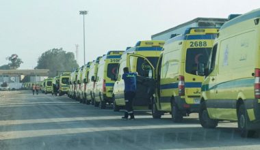 REFAH SINIR KAPISI YARALILAR VE YABANCILAR İÇİN AÇILDI