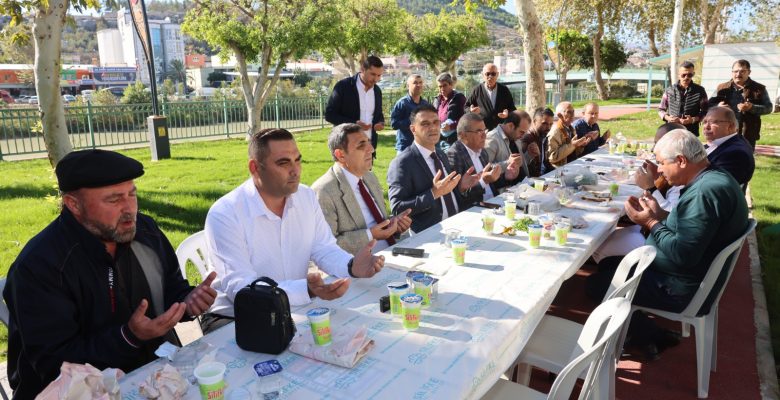 SİLİFKE BELEDİYE BAŞKANI SADIK ALTUNOK, TAKSİCİ ESNAFI İLE BULUŞTU