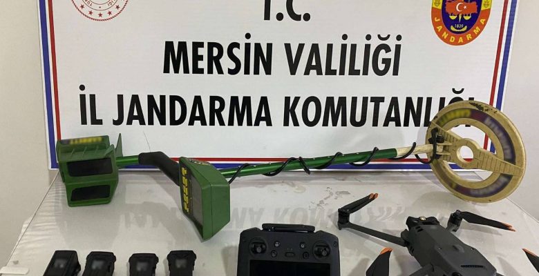 DRONE’LU DEFİNE ARAYAN ŞAHISLAR JANDARMAYA TAKILDI