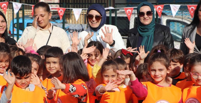 MERSİN İL MİLLİ EĞİTİM MÜDÜRÜ FAZİLET DURMUŞ “ENGELSİZ BİR DÜNYA İÇİN EL ELE” ETKİNLİĞİNE KATILDI