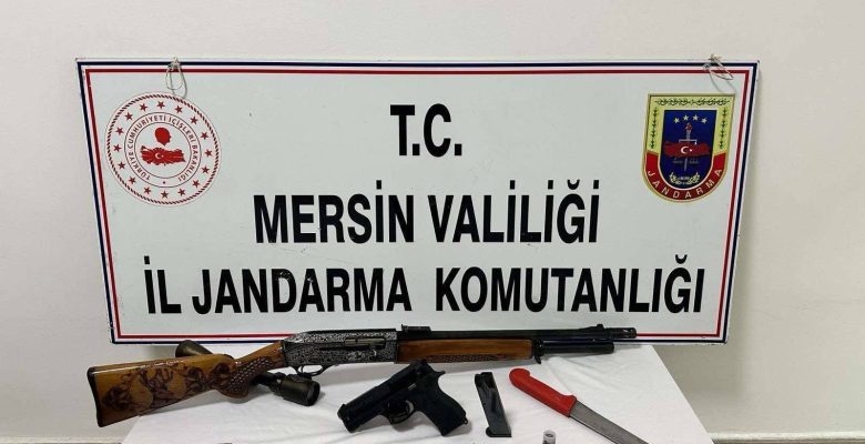 JANDARMADAN SİLAH KAÇAKÇIĞI OPERASYONU: 4 TUTUKLU