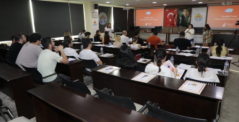 BÜYÜKŞEHİR, DAHA GÜÇLÜ ADANA İÇİN GENÇLERLE YÜRÜYOR