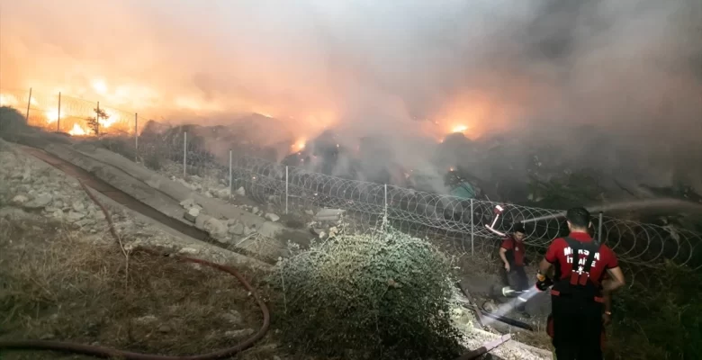 YENİŞEHİR’DE ATIK ALANINDA ÇIKAN YANGIN SÖNDÜRÜLDÜ