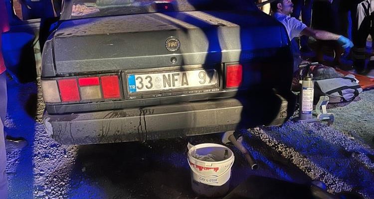 TARSUS’TA FECİ KAZA! OTOMOBİL ÖNCE YAYAYA ARDINDAN TIRA ÇARPTI: 2 ÖLÜ, 1 YARALI