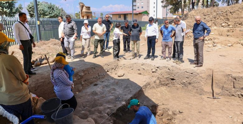 VALİ ALİ HAMZA PEHLİVAN, YUMUKTEPE HÖYÜĞÜ’NÜ ZİYARET ETTİ, İNCELEMELERDE BULUNDU