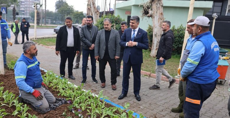 AKDENİZ BELEDİYESİ BAŞKAN VEKİLİ ZEYİT ŞENER, İLÇEDE DEVAM EDEN BAKIM ONARIM ÇALIŞMALARINI YERİNDE İNCELEDİ