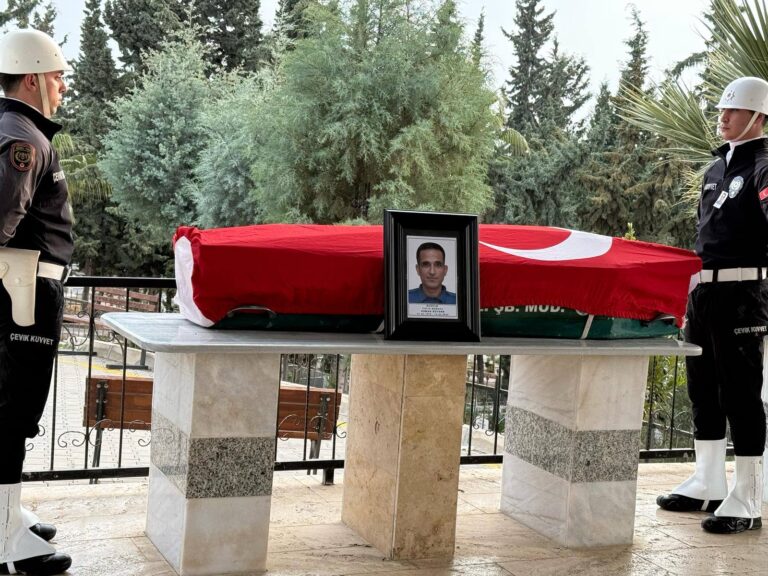 MERSİN’DE GÖREV YAPAN POLİS MEMURU, PARKİNSON HASTALIĞINA YENİK DÜŞTÜ…