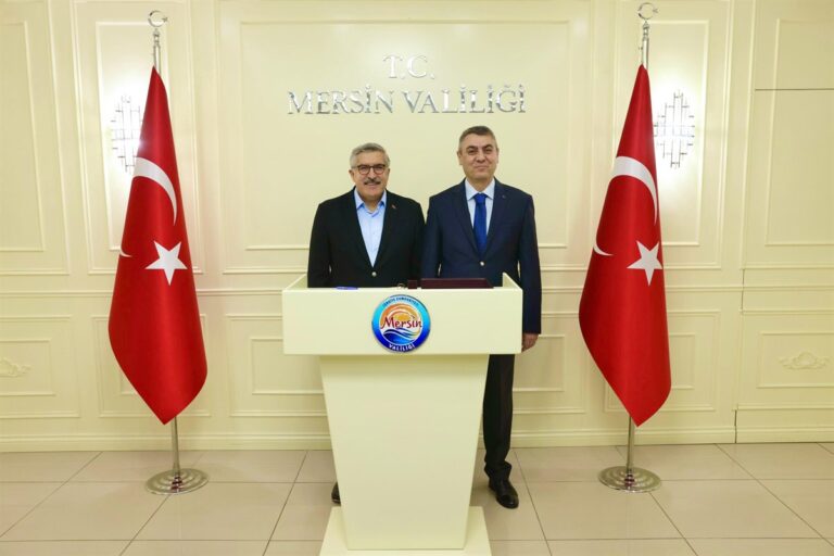 AK PARTİ GENEL BAŞKAN YARDIMCISI VE HATAY MİLLETVEKİLİ SAYIN HÜSEYİN YAYMAN VE BERABERİNDEKİ HEYET MERSİN’DE