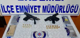 MERSİN’DE ŞANTAJLA PARA İSTEYEN 5 ŞÜPHELİ SUÇÜSTÜ YAKALANDI