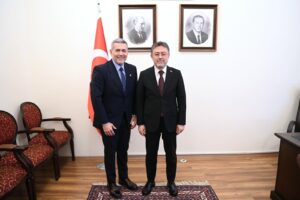 MHP MERSİN MİLLETVEKİLİ DR. LEVENT UYSAL, TARIM VE ORMAN BAKANI YUMAKLI İLE GÖRÜŞTÜ