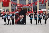 MERSİN VALİSİ ATİLLA TOROS, ŞEHİT JANDARMA UZMAN ÇAVUŞ ASIM TÜRKEL’İ ANMA VE ŞEHİT ASIM TÜRKEL İLKOKULU TEMSİLİ AÇILIŞ PROGRAMINA KATILDI