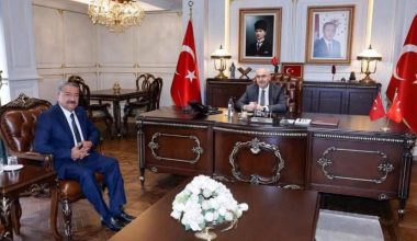ADANA KASAPLAR ODASI BAŞKANI SARUHAN YAĞMUR, ADANA VALİSİ KÖŞGER’İ KURBAN BAYRAMI HAZIRLIKLARI İÇİN BİLGİLENDİRDİ ADANA KASAPLAR ODASI BAŞKANI SARUHAN YAĞMUR, ADANA VALİSİ KÖŞGER’İ KURBAN BAYRAMI HAZIRLIKLARI İÇİN BİLGİLENDİRDİ