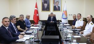 MERSİN VALİSİ ATİLLA TOROS BAŞKANLIĞINDA, GÜVENLİK VE ASAYİŞ DEĞERLENDİRME TOPLANTISI GERÇEKLEŞTİRİLDİ   