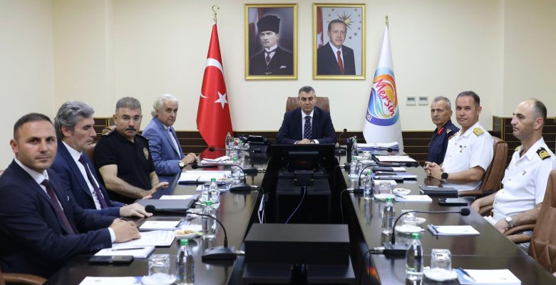 MERSİN VALİSİ ATİLLA TOROS BAŞKANLIĞINDA, GÜVENLİK VE ASAYİŞ DEĞERLENDİRME TOPLANTISI GERÇEKLEŞTİRİLDİ   