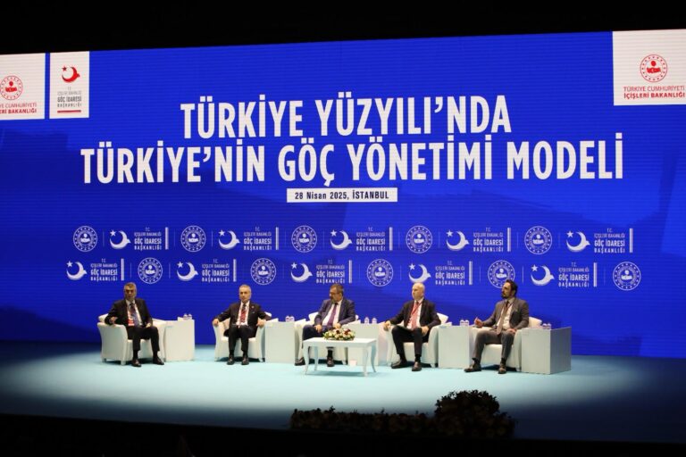 İÇİŞLERİ BAKANLIĞI KOORDİNASYONUNDA, GÖÇ İDARESİ BAŞKANLIĞI TARAFINDAN “TÜRKİYE YÜZYILI’NDA TÜRKİYE’NİN GÖÇ YÖNETİMİ MODELİ” PANELİ DÜZENLENDİ