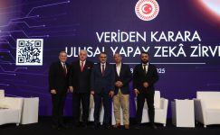 MİLLETVEKİLİ UYSAL ‘YAPAY ZEKA HAYATIMIZI NASIL DEĞİŞTİRECEK? YAPAY ZEKAYA DAİR GELECEK SENARYOLARI’ PANELİNE MODERATÖRLÜK YAPTI