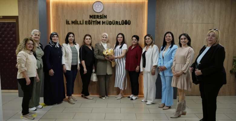 KADIN MUHTARLAR, İL MİLLÎ EĞİTİM MÜDÜRÜ FAZİLET DURMUŞ’U MAKAMDA ZİYARET ETTİ