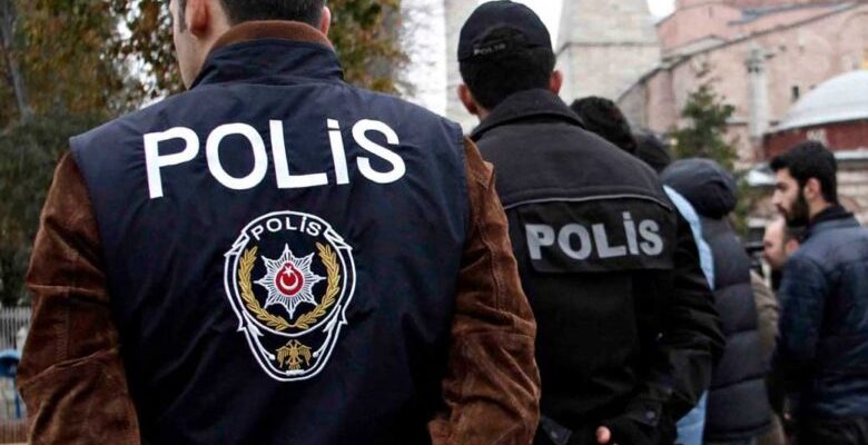 ARALARINDA MERSİN’İN DE BULUNDUĞU ADANA MERKEZLİ DOLANDIRICILIK OPERASYONU: 55 KİŞİ TUTUKLANDI