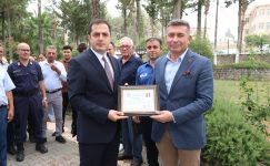 KARAİSALI BELEDİYE BAŞKANI BEKİR ŞİMŞEK, İLÇEDE GÖREV SÜRESİ DOLAN KAYMAKAM MUHAMMED ALİ ÇELİK’İ UĞURLADI