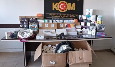 MERSİN’DE KAÇAK TELEFON OPERASYONUNDA 12 ŞAHIS GÖZALTINA ALINDI MERSİN’DE KAÇAK TELEFON OPERASYONUNDA 12 ŞAHIS GÖZALTINA ALINDI