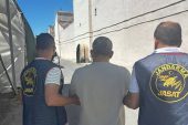 MERSİN JANDARMA EKİPLERİ KESİNLEŞMİŞ HAPİS CEZASI BULUNAN ŞAHSI YAKALADI