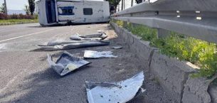 ERZURUM’DA ASKERİ MİDİBÜS DEVRİLDİ: 13 YARALI