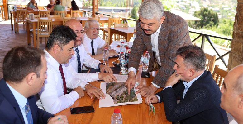 POZANTI’DA ULAŞIM VE ALTYAPI HAMLESİ: ARAÇ MUAYENE İSTASYONU VE YENİ DEVLET HASTANESİ İÇİN DEĞERLENDİRME BAŞLIYOR