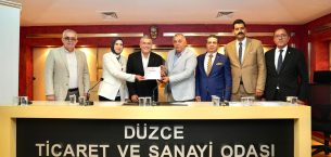 MHP MERSİN MİLLETVEKİLİ VE MYK ÜYESİ DR. LEVENT UYSAL, DÜZCE’DE VATANDAŞLARA TERÖRSÜZ TÜRKİYE’NİN ÖNEMİNİ ANLATTI