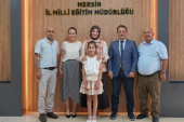 HACETTEPE ÜNİVERSİTESİ ANKARA DEVLET KONSERVATUVARI MÜZİK ORTAOKULU PİYANO BÖLÜMÜNÜ KAZANAN YENİŞEHİR KOCATEPE İLKOKULU ÖĞRENCİSİ FATMA KAYRA ÖZENİR, İL MİLLÎ EĞİTİM MÜDÜRÜ FAZİLET DURMUŞ’U ZİYARET ETTİ