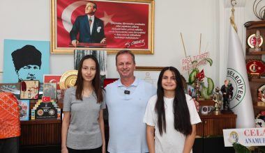 GÜLNAR’DA YKS VE LGS BİRİNCİLERİNE ANLAMLI BURS DESTEĞİ
