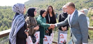 KARAİSALI BELEDİYESİ GENÇLERİN YANINDA! BAŞKAN ŞİMŞEK: YARININ TÜRKİYE’SİNİ GENÇLERİMİZLE İNŞA EDİYORUZ