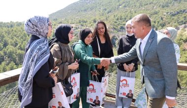 KARAİSALI BELEDİYESİ GENÇLERİN YANINDA! BAŞKAN ŞİMŞEK: YARININ TÜRKİYE’SİNİ GENÇLERİMİZLE İNŞA EDİYORUZ