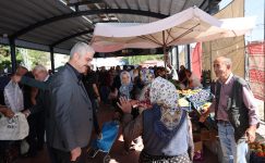 POZANTI BELEDİYE BAŞKANI ALİ AVAN PAZAR ESNAFINI GEZDİ, VATANDAŞLARIN TALEPLERİNİ DİNLEDİ