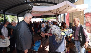 POZANTI BELEDİYE BAŞKANI ALİ AVAN PAZAR ESNAFINI GEZDİ, VATANDAŞLARIN TALEPLERİNİ DİNLEDİ
