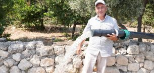 ERDEMLİ BELEDİYESİ’NDEN ÜRETİCİLERE 32 BİN METRE SULAMA BORUSU DESTEĞİ